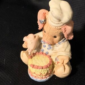 This Little Piggy, Bacon a cake